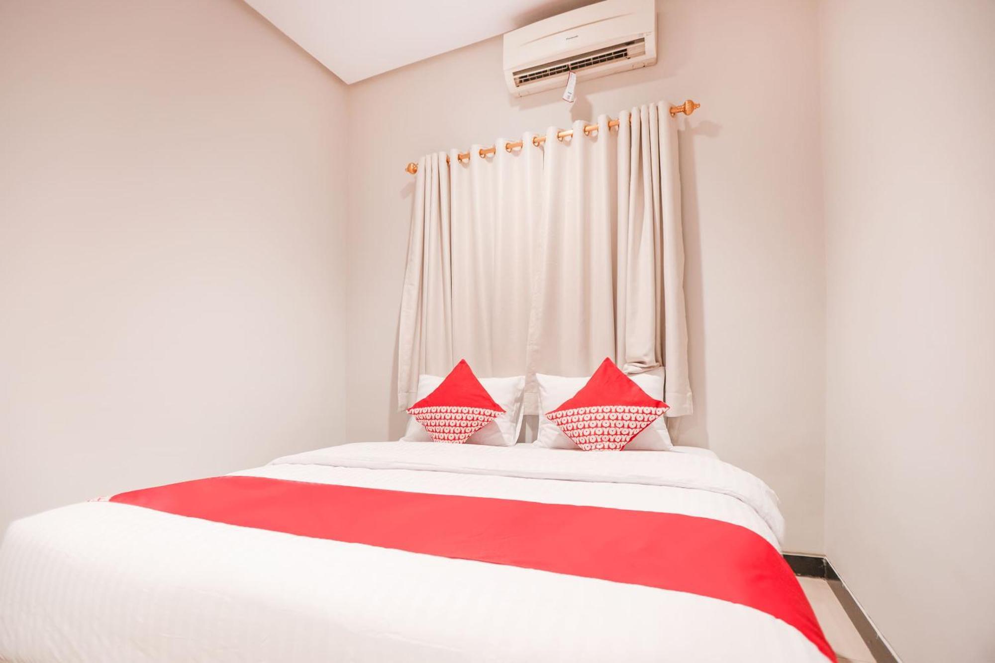 Oyo 148 Cempaka Place Homestay Jakarta Exterior foto