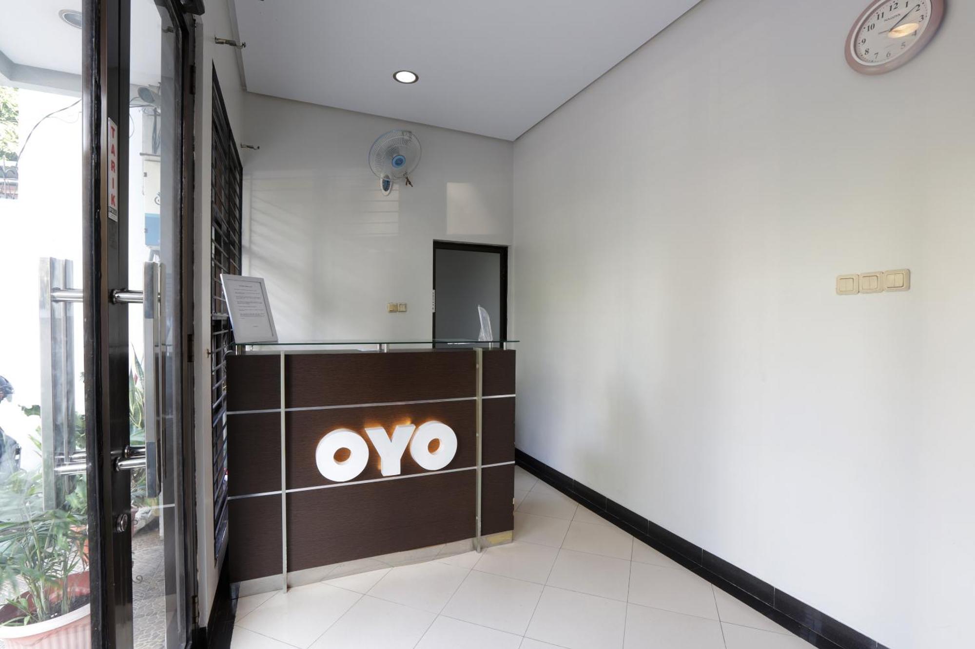 Oyo 148 Cempaka Place Homestay Jakarta Exterior foto